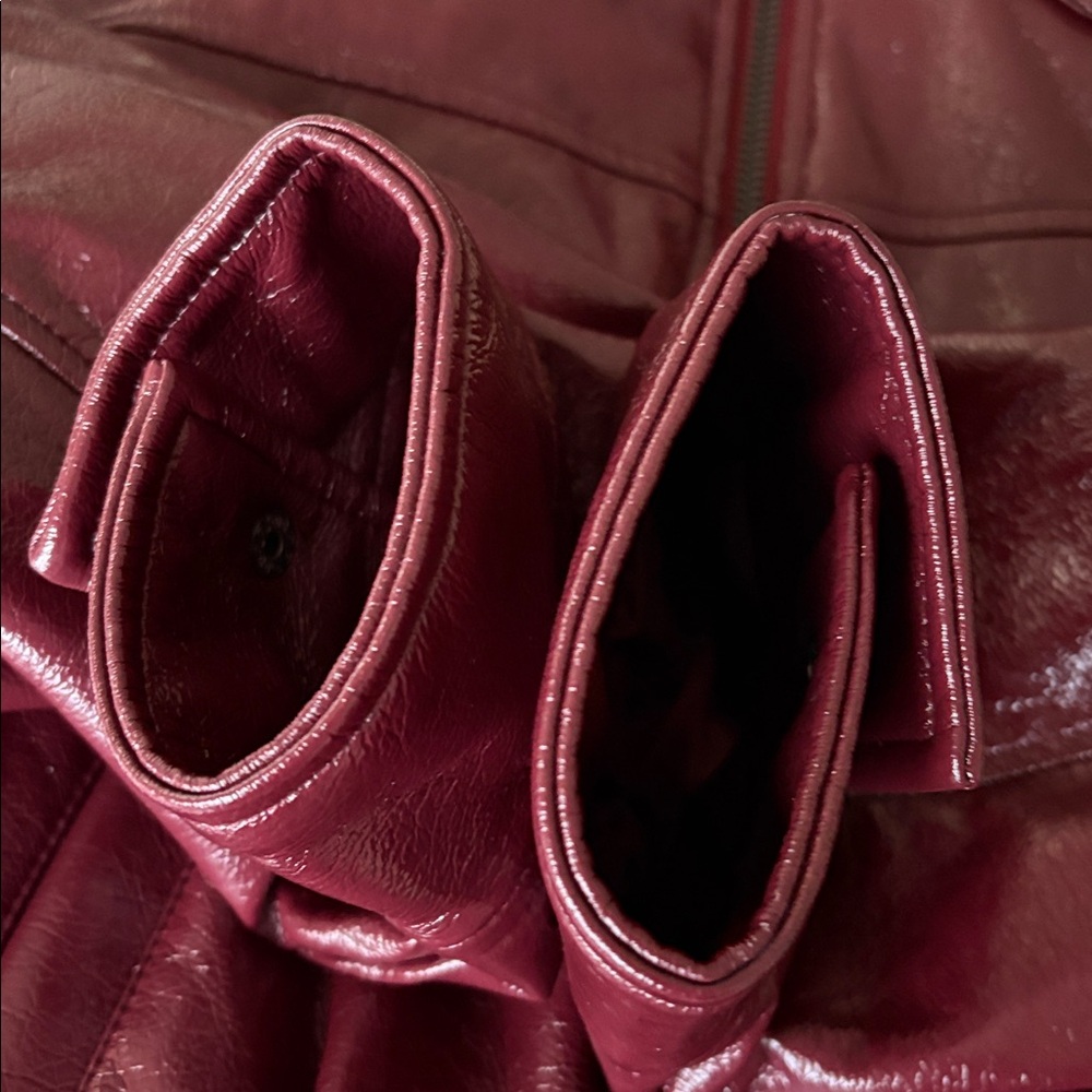 Scoop Women's Crinkle Faux Patent Leather Cropped Bomber Jacket - Picture 12 of 14